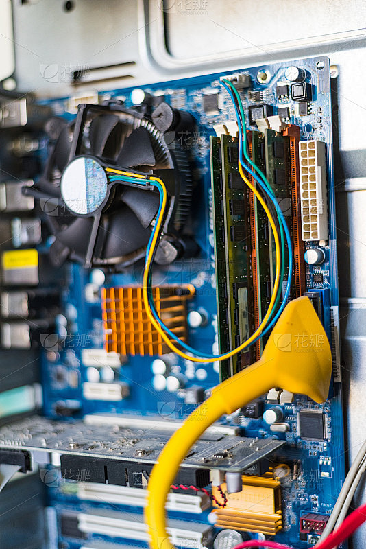 通常说的计算机的主机指