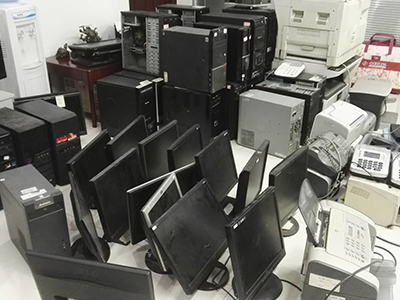 废品收购站里淘电脑主机
