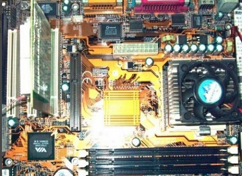 电脑主机开不开机风扇也不转了