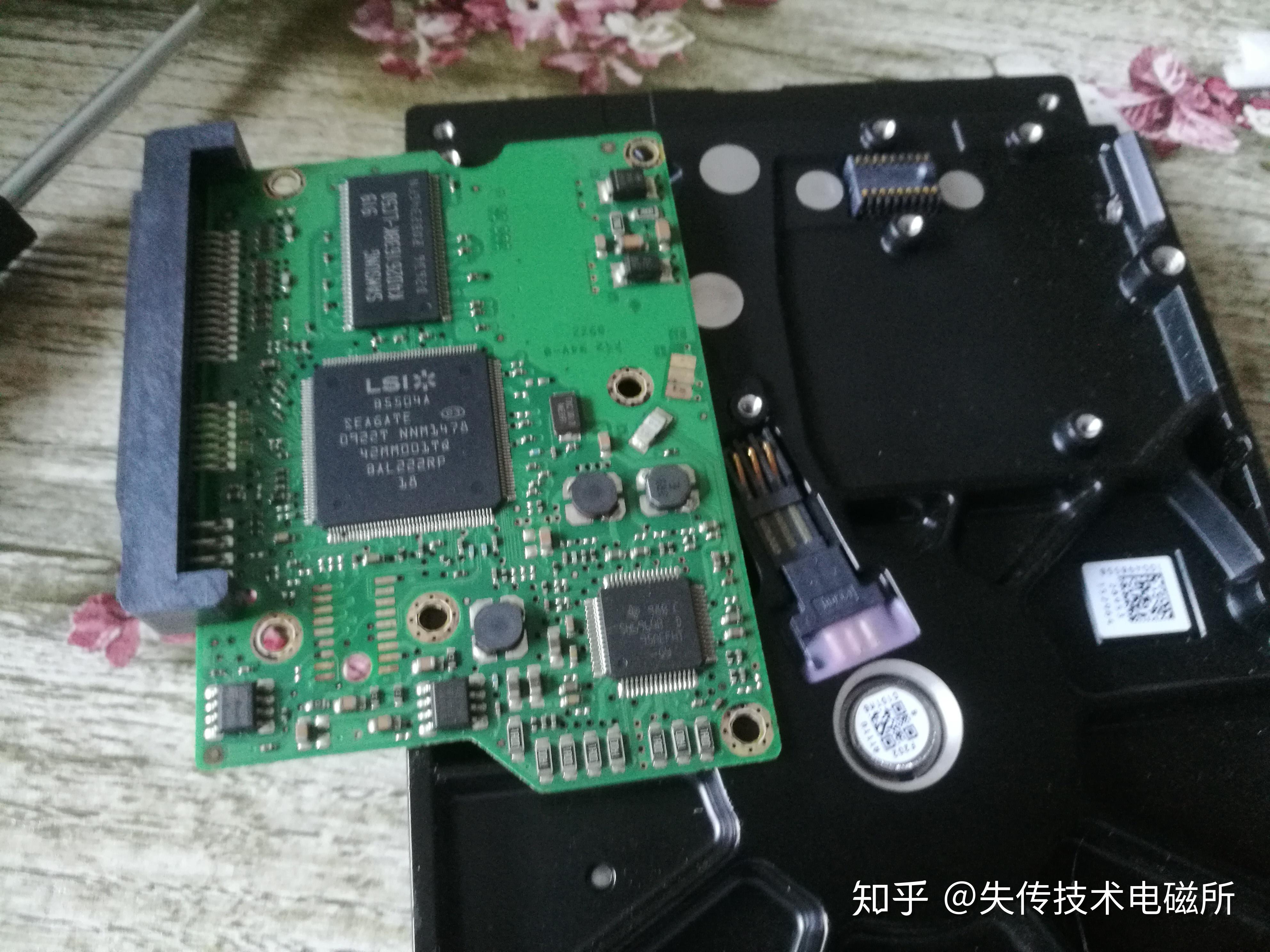 硬盘是主机的部件吗