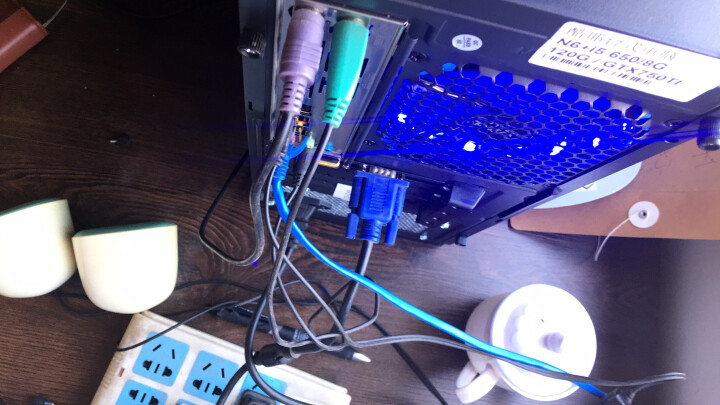 电脑主机与显示屏不匹配怎么解决