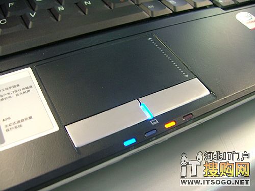 联想主机底下带灯