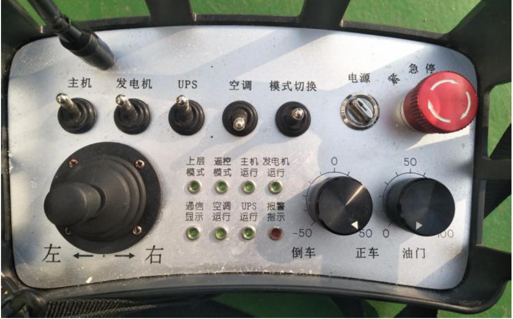 启动船舶主机油门放多大