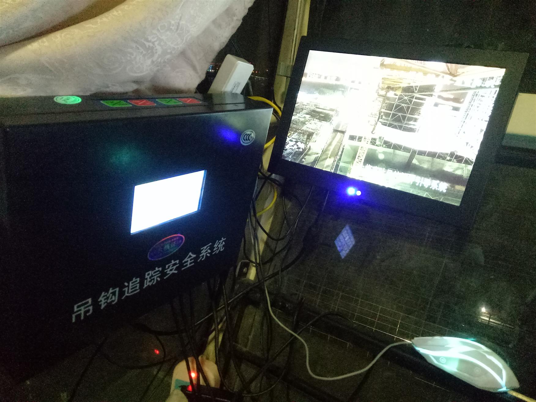 吊钩视频系统主机屏幕卡顿