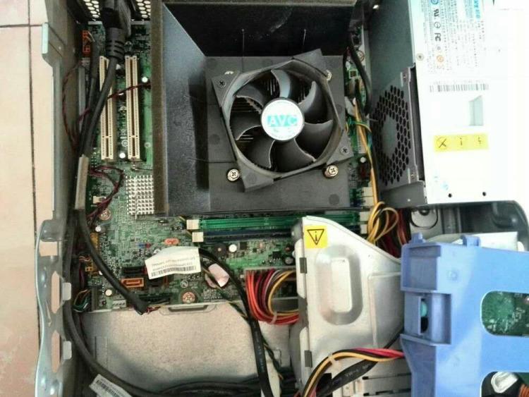 联想主机硬盘笼