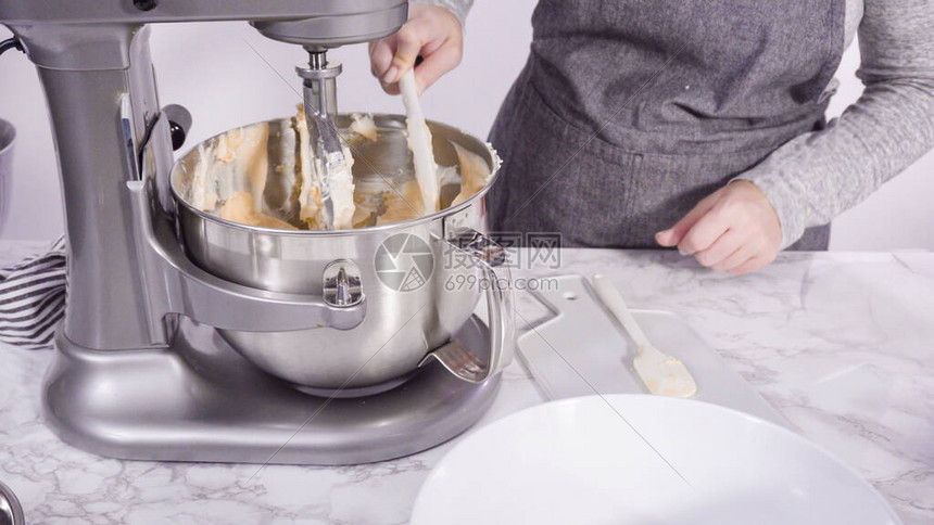 搅拌站主机楼外封闭图片
