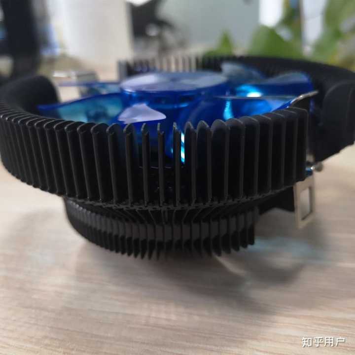 选用主机风扇的注意事项