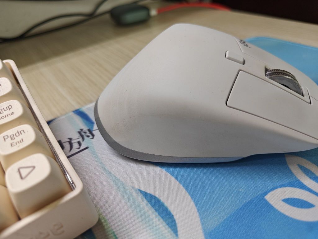 主机绿色孔鼠标不能用