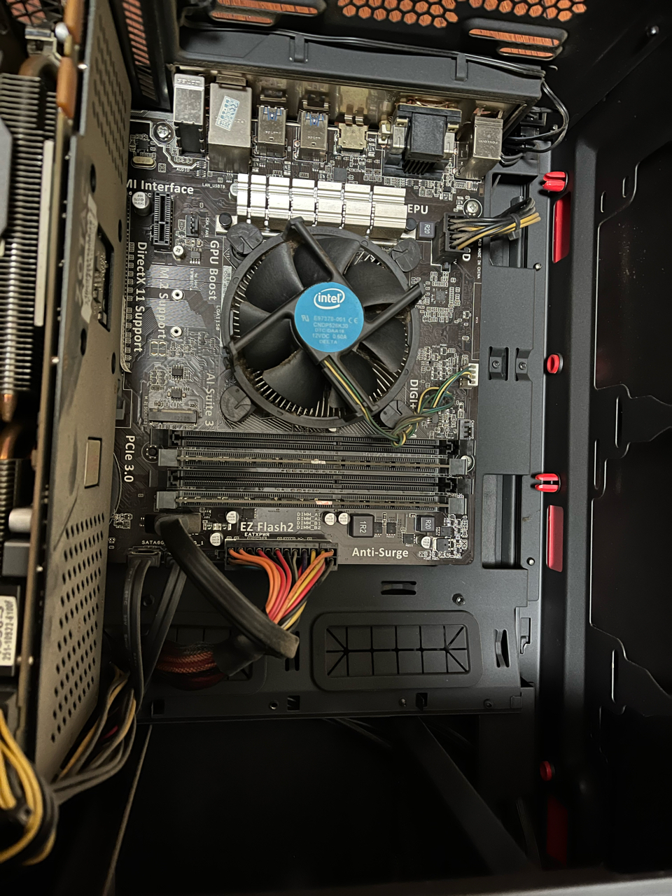 主机里的电池多少钱