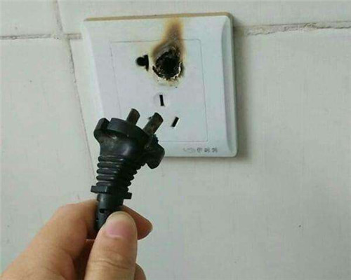 排插烧了会烧到主机吗