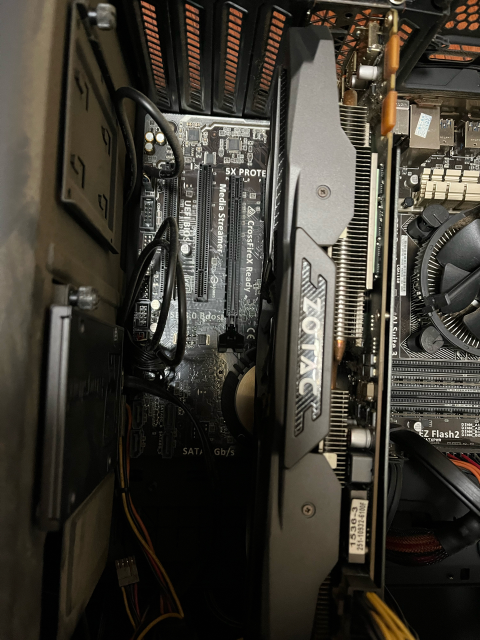 主机里的电池多少钱